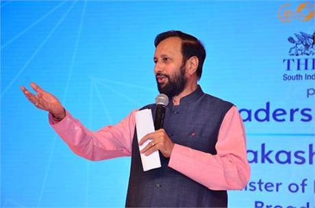 News on FM radio: I&B Minister reiterates allowance of only AIR bulletins, industry hopes for change of stance