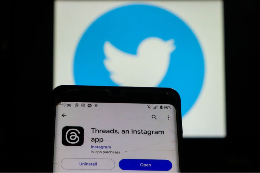 Twitter blocks links to Threads as traffic drops