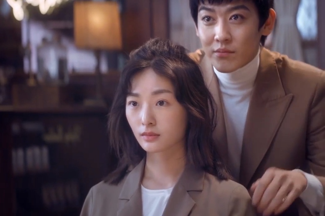 Your hairdresser-slash-therapist will see you now